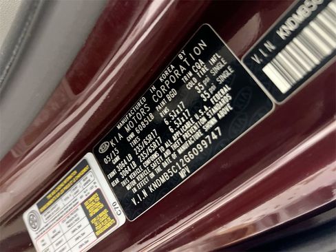 Used 2016 Kia Sedona LX image 27