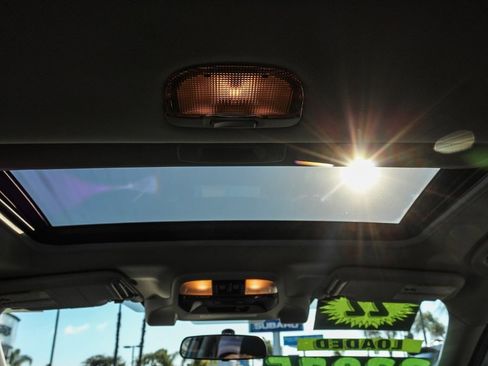 Used 2022 Subaru Impreza 2.0i Limited image 16