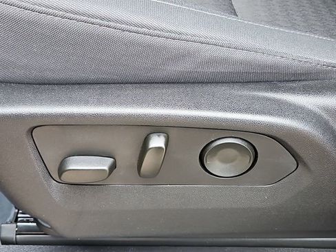 Certified 2025 Chevrolet Silverado 2500 Custom w/ Custom Value Package image 35