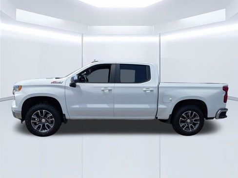 Used 2024 Chevrolet Silverado 1500 LT AWD/4WD image 7
