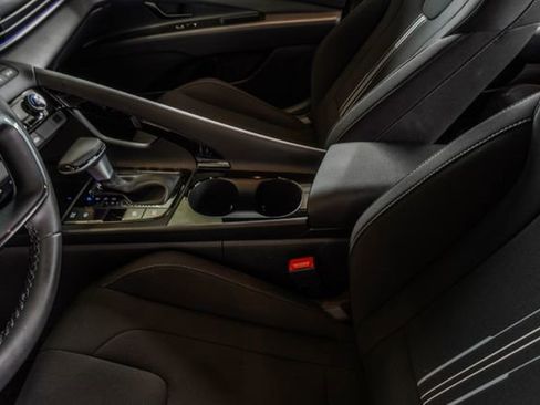 Certified 2025 Hyundai Elantra SEL FWD image 20