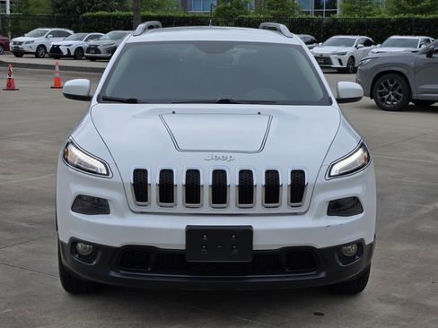 Used 2016 Jeep Cherokee Latitude FWD image 5