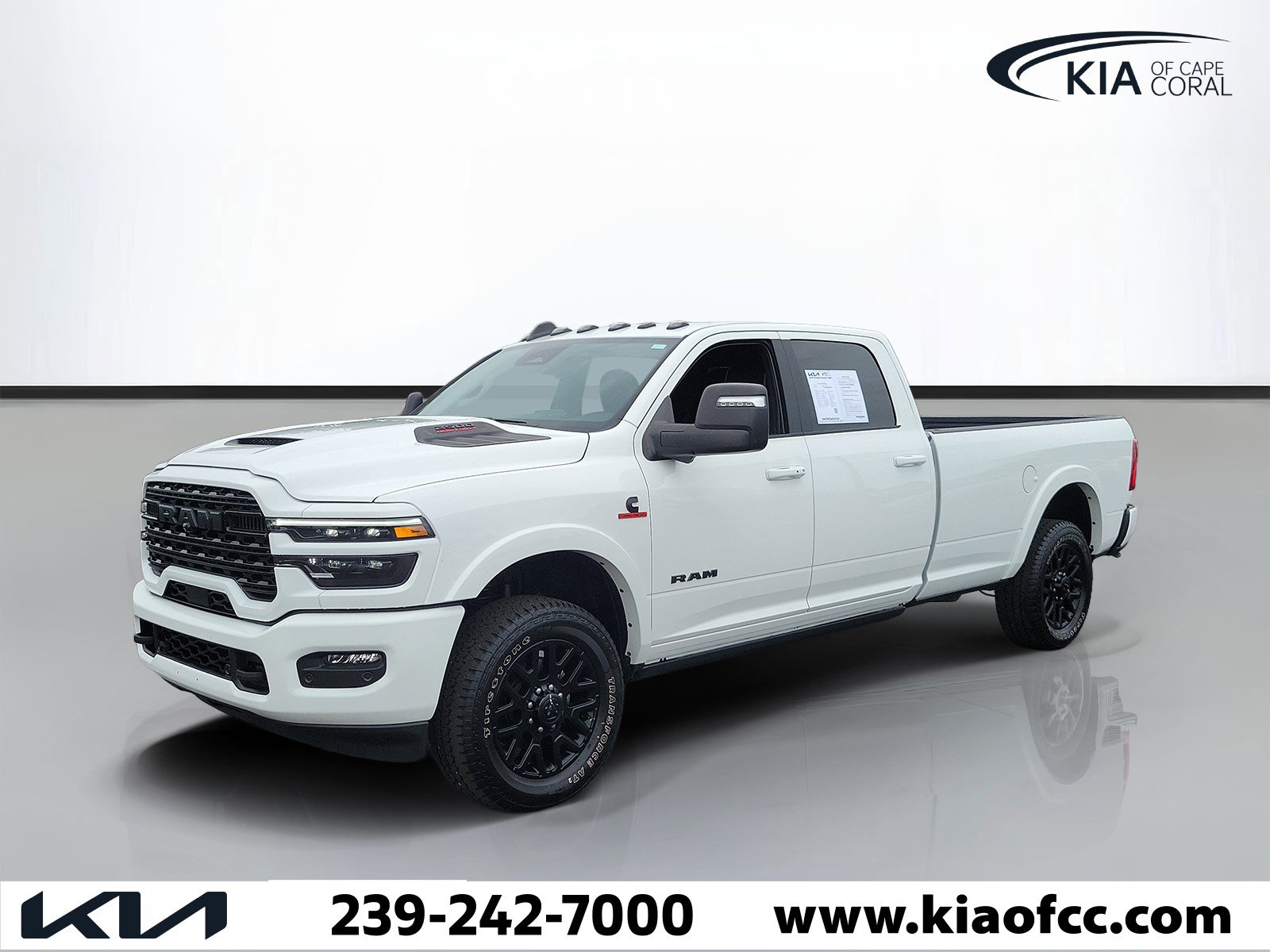 Used 2025 RAM 2500 Limited AWD/4WD image 3