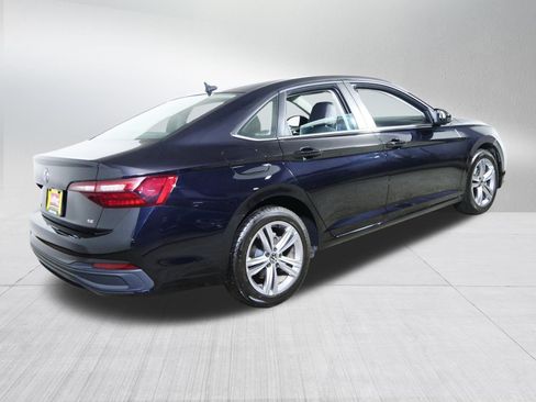 Used 2024 Volkswagen Jetta SE FWD image 7