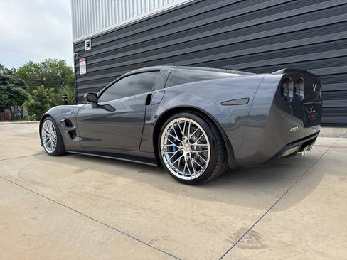 Used 2010 Chevrolet Corvette ZR1 w/ Preferred Equipment Group RWD image 19