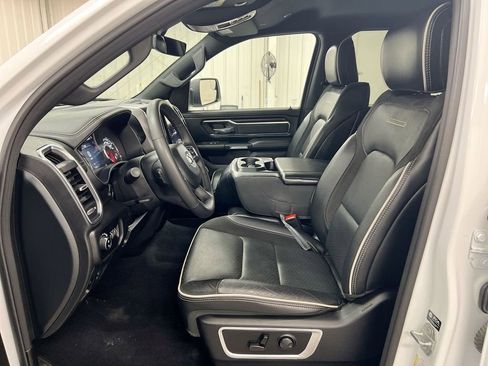 Used 2025 RAM 1500 Laramie AWD/4WD image 15