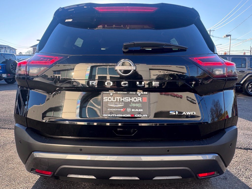 Used 2023 Nissan Rogue SL AWD/4WD image 6