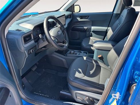 New 2025 Ford Maverick Lariat w/ Black Appearance Package image 9