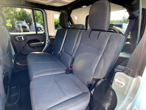 Used 2024 Jeep Wrangler Unlimited w/ Convenience Group AWD/4WD image 20