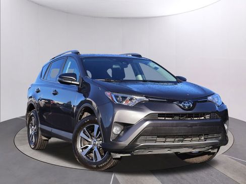 Used 2018 Toyota RAV4 XLE image 1