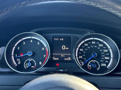 Used 2016 Volkswagen Golf R 4-Door image 10