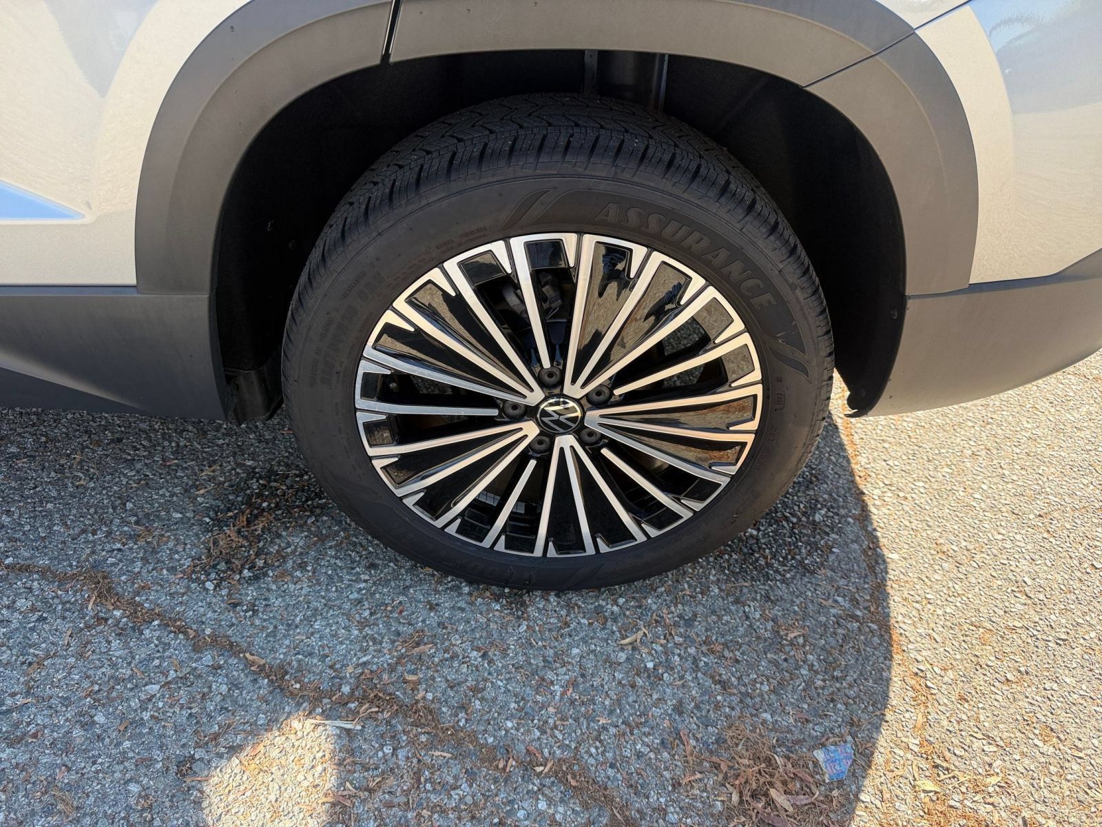Used 2026 Volkswagen Taos SE FWD image 27
