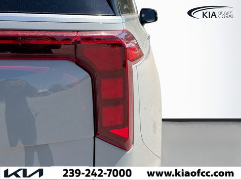 New 2026 Kia Carnival EX FWD image 9