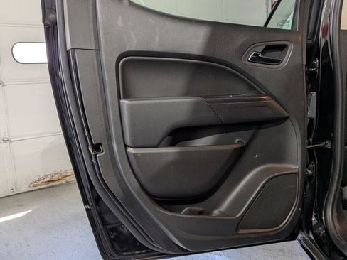 Used 2022 Chevrolet Colorado LT w/ LT Convenience Package image 19