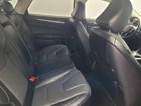 Used 2020 Ford Fusion Titanium image 19