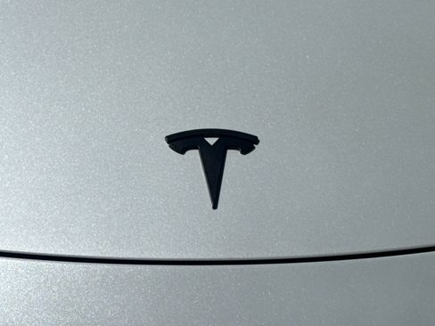 Used 2023 Tesla Model Y Performance AWD/4WD image 8