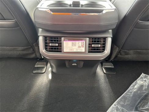 New 2025 Ford F150 Lariat w/ Equipment Group 501A Mid image 23