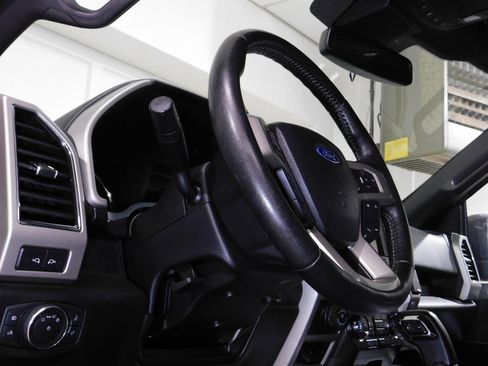 Used 2019 Ford F150 Lariat image 33