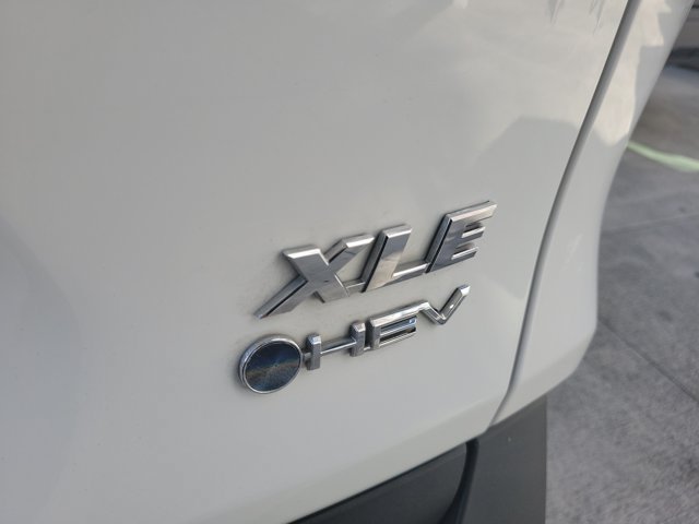 Used 2025 Toyota RAV4 XLE AWD/4WD image 9