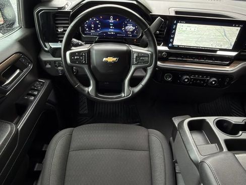 Used 2024 Chevrolet Silverado 1500 LT w/ Z71 Off-Road Package AWD/4WD image 14