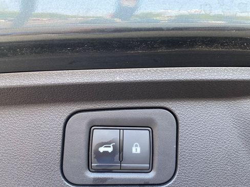 Certified 2025 Nissan Armada SL w/ Captain's Chari Seat Package RWD image 10