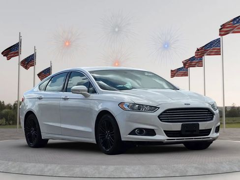 Used 2016 Ford Fusion SE w/ Equipment Group 202A FWD image 1