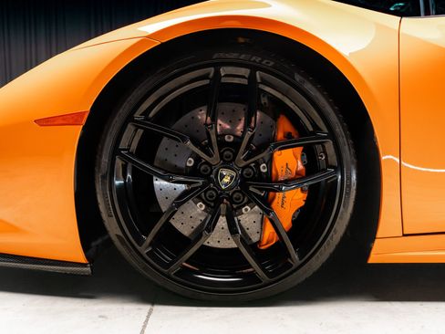Used 2015 Lamborghini Huracan LP 610-4 AWD/4WD image 27