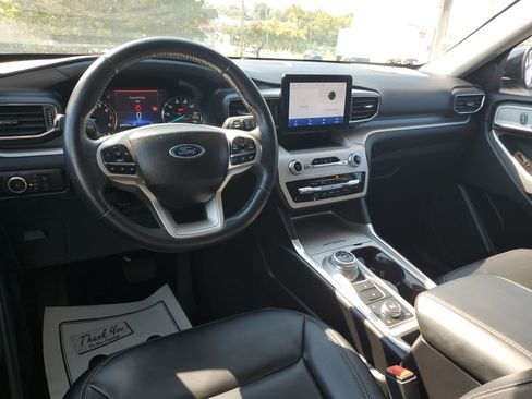 Used 2023 Ford Explorer XLT w/ Equipment Group 202A AWD/4WD image 10