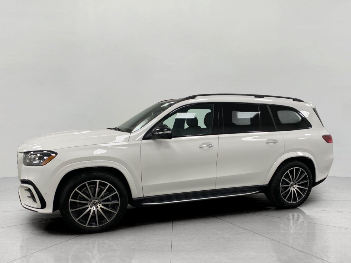 Certified 2026 Mercedes-Benz GLS 580 4MATIC image 9