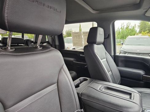 Used 2021 GMC Sierra 3500 Denali w/ Denali Ultimate Package AWD/4WD image 11