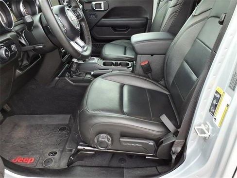 Used 2023 Jeep Wrangler Altitude image 11