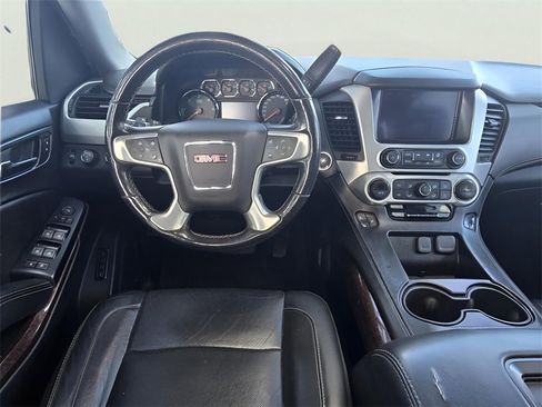Used 2019 GMC Yukon XL SLT image 19