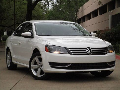 Used 2012 Volkswagen Passat 2.5 SE image 25