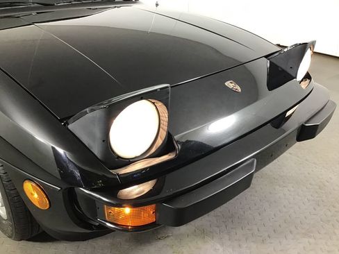 Used 1987 Porsche 924 S RWD image 15