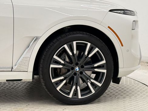 Used 2023 BMW X7 xDrive40i w/ Premium Package AWD/4WD image 13