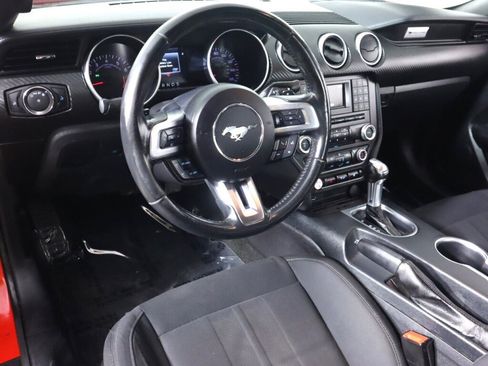 Used 2018 Ford Mustang Coupe image 9