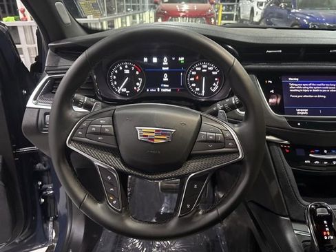 Certified 2025 Cadillac XT5 Sportv w/ Technology Package AWD/4WD image 15