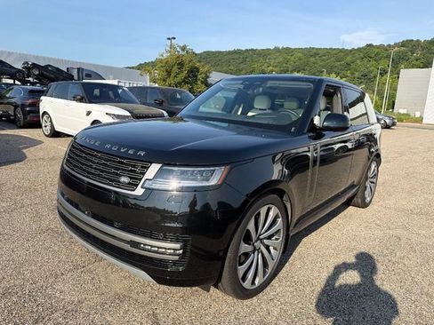 Used 2025 Land Rover Range Rover SE AWD/4WD image 1