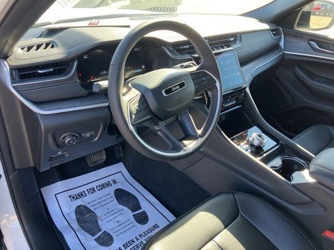 Certified 2025 Jeep Grand Cherokee Limited w/ Trailer Tow Package image 13