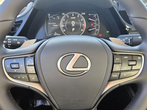 Certified 2025 Lexus ES 350 w/ Premium Package image 19