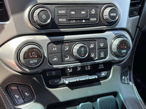 Used 2020 Chevrolet Tahoe LT w/ Luxury Package AWD/4WD image 12