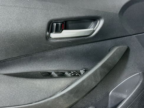 Used 2021 Toyota Corolla LE FWD image 24