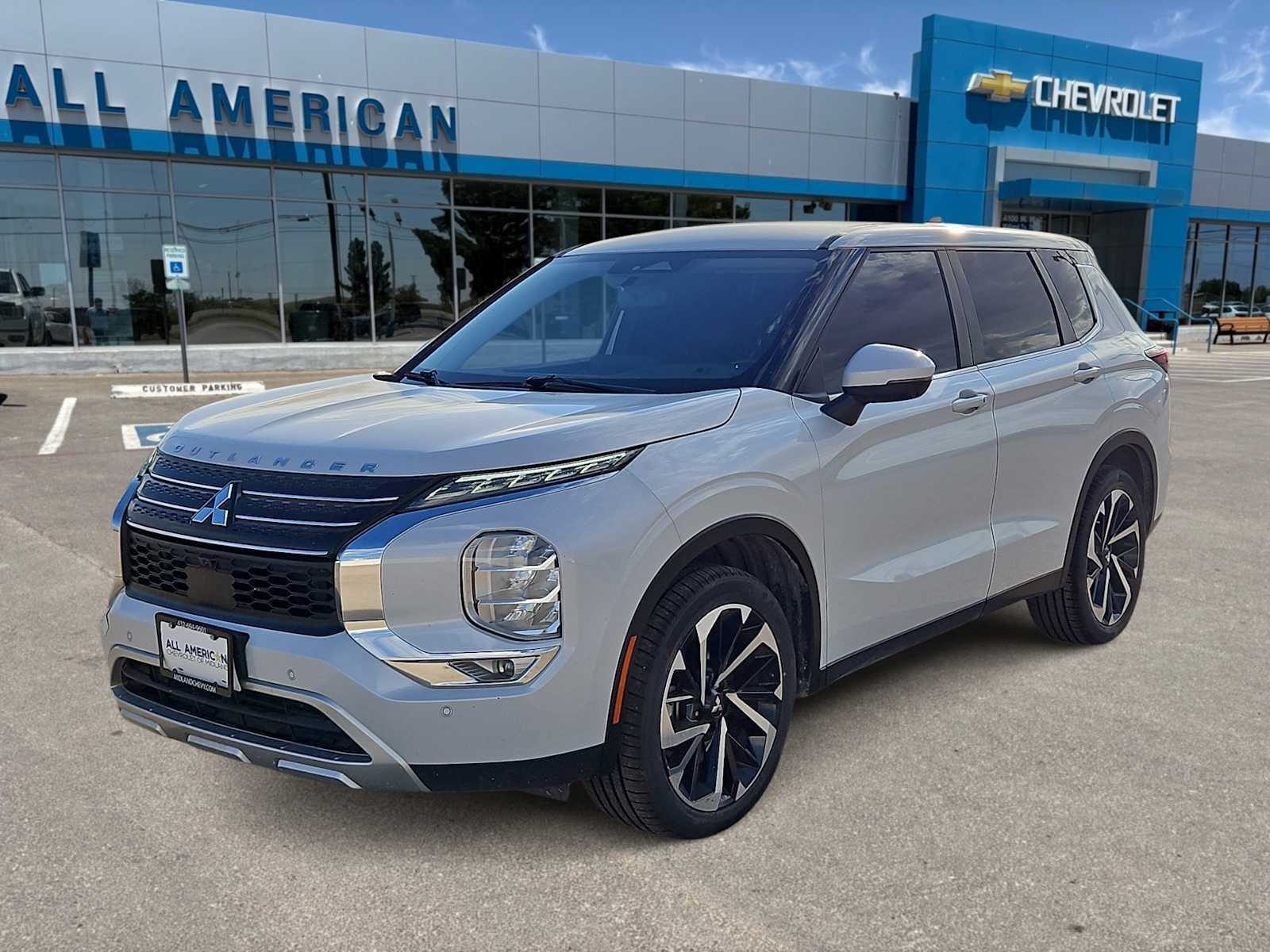 Used 2023 Mitsubishi Outlander SE FWD image 4