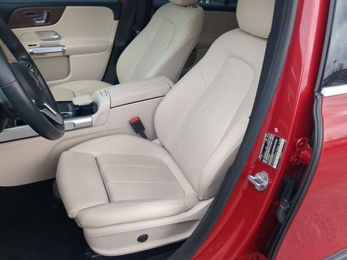 Used 2021 Mercedes-Benz GLB 250 image 24