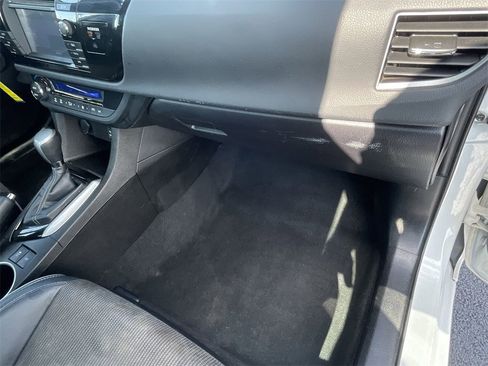 Used 2014 Toyota Corolla S image 31