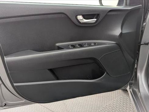 Used 2021 Kia Rio S FWD image 9