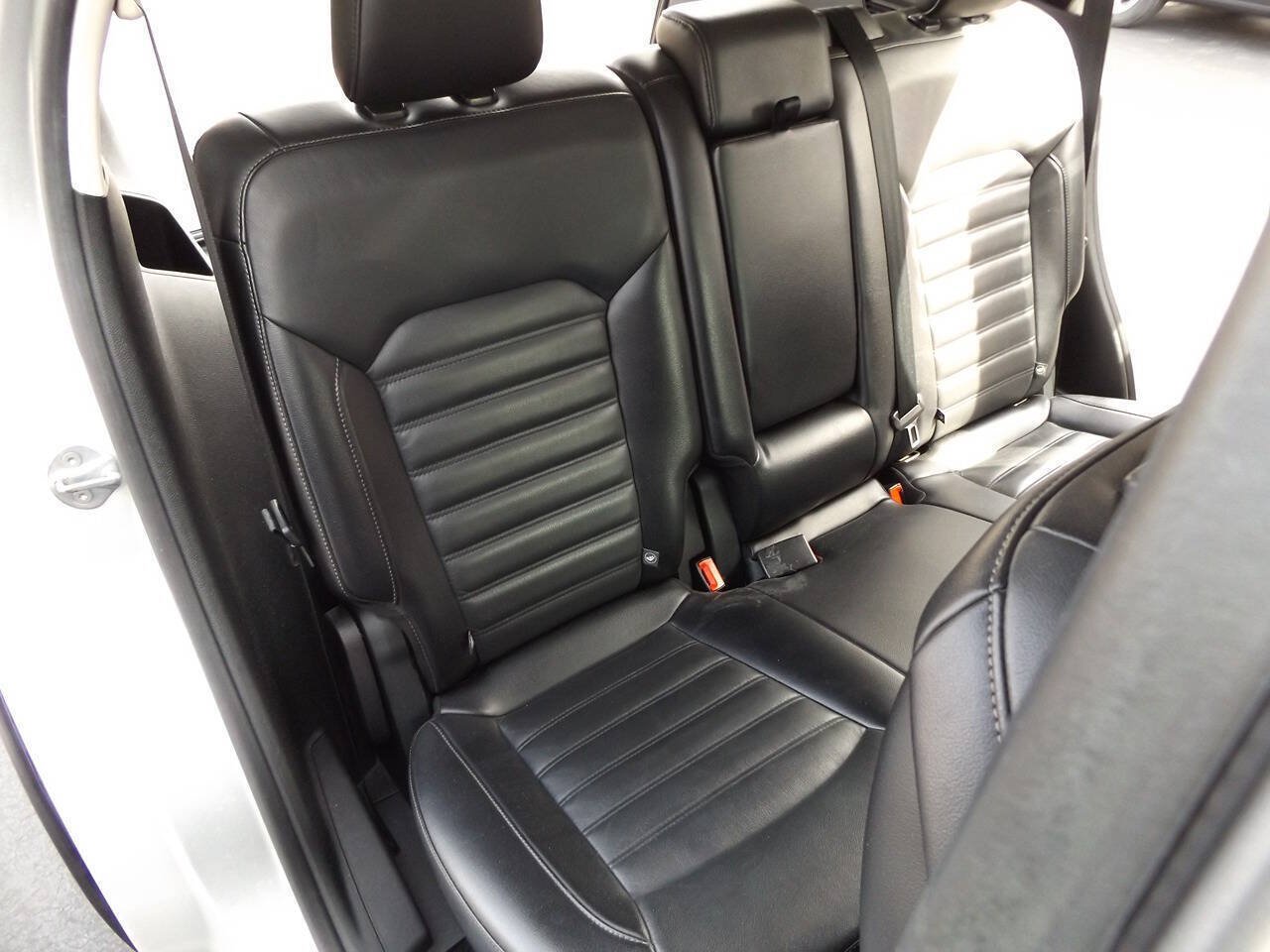 Used 2017 Ford Edge SEL w/ Equipment Group 201A AWD/4WD image 21