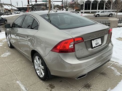 Used 2016 Volvo S60 T5 Premier w/ Convenience Package image 10