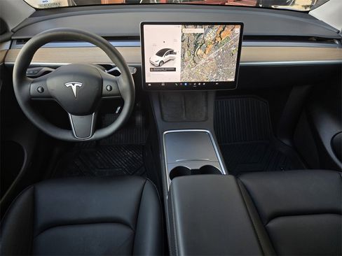 Used 2023 Tesla Model Y 2WD image 14