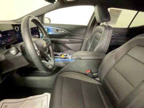 Used 2025 Chevrolet Equinox EV LT w/ Convenience Package FWD image 23
